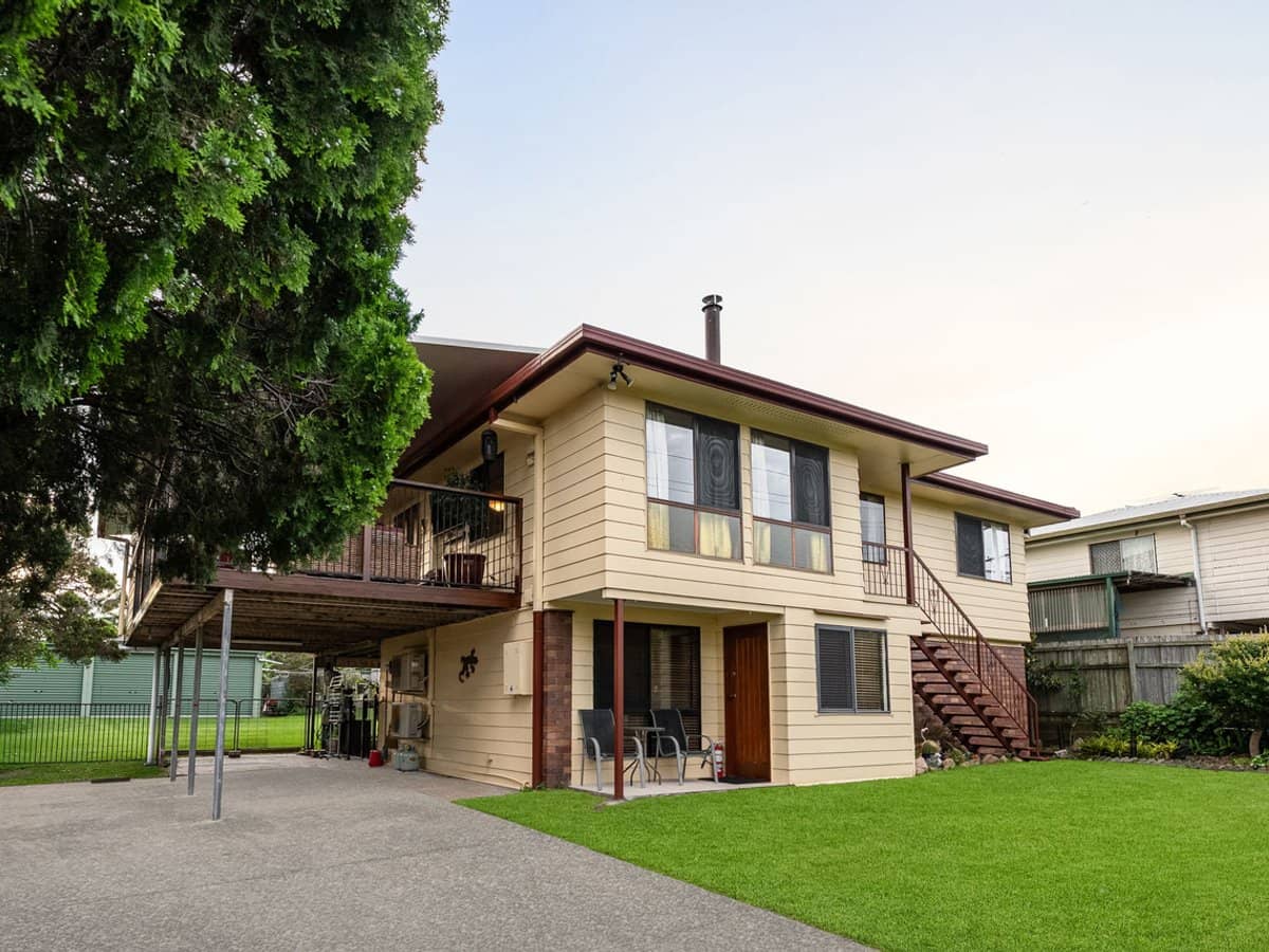 11 Parklands Drive, BORONIA HEIGHTS - Thumbnail 2