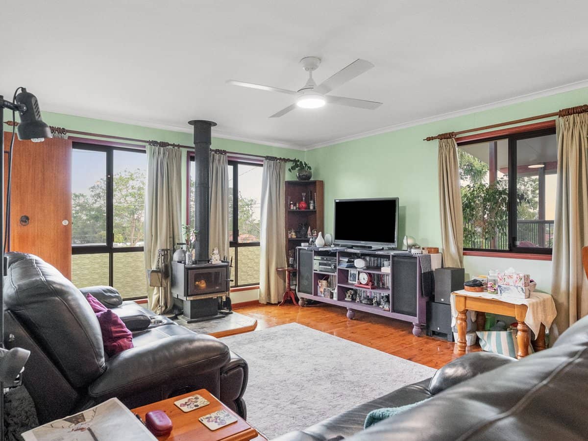 11 Parklands Drive, BORONIA HEIGHTS - Thumbnail 3