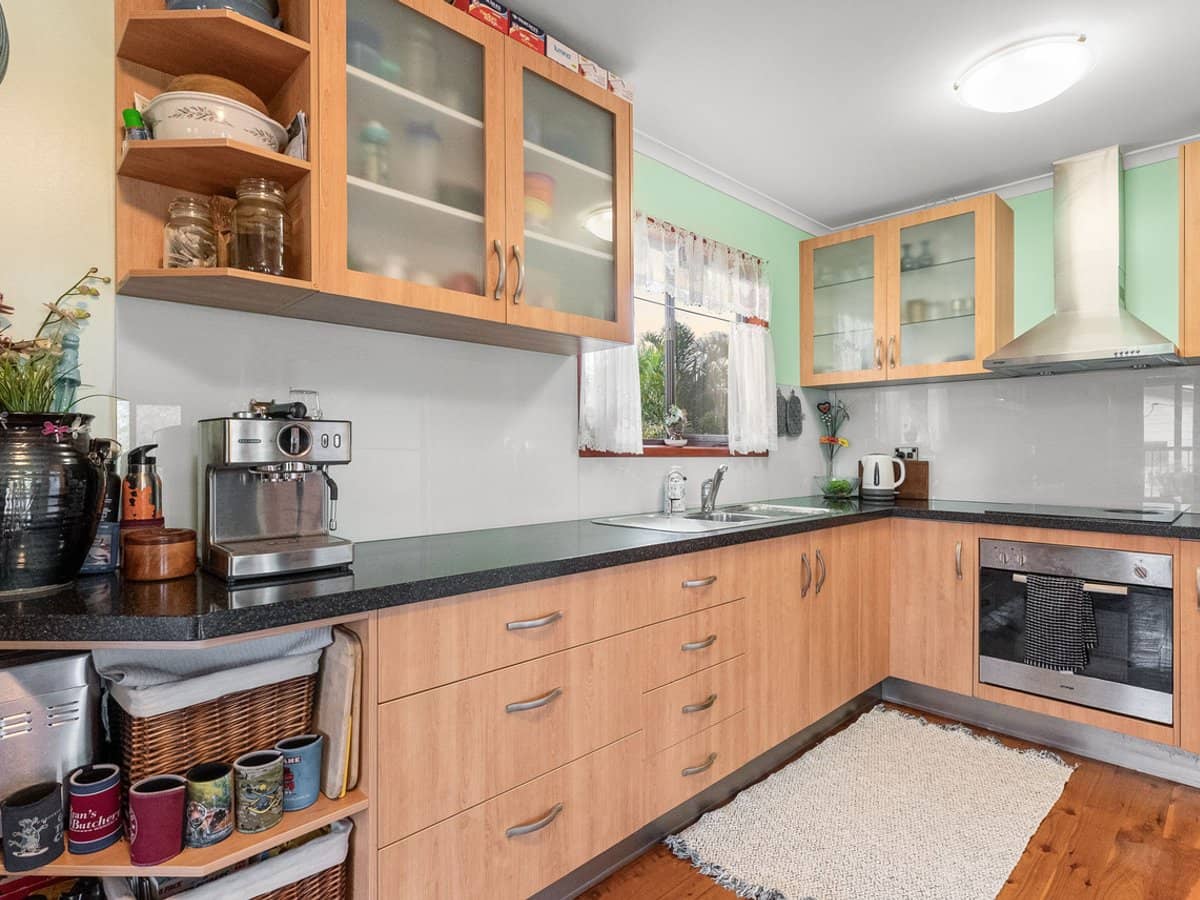 11 Parklands Drive, BORONIA HEIGHTS - Thumbnail 6