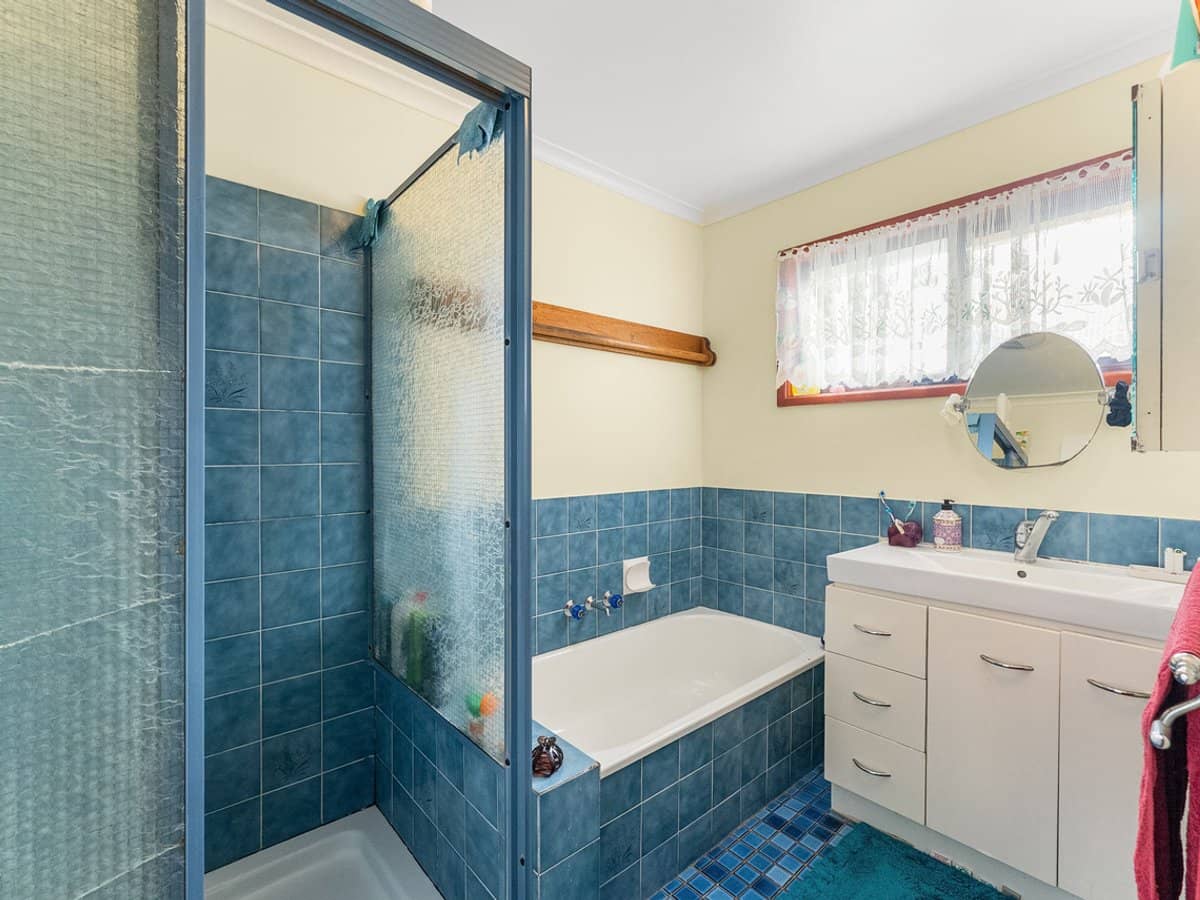 11 Parklands Drive, BORONIA HEIGHTS - Thumbnail 9