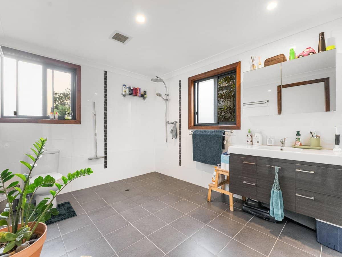 11 Parklands Drive, BORONIA HEIGHTS - Thumbnail 18