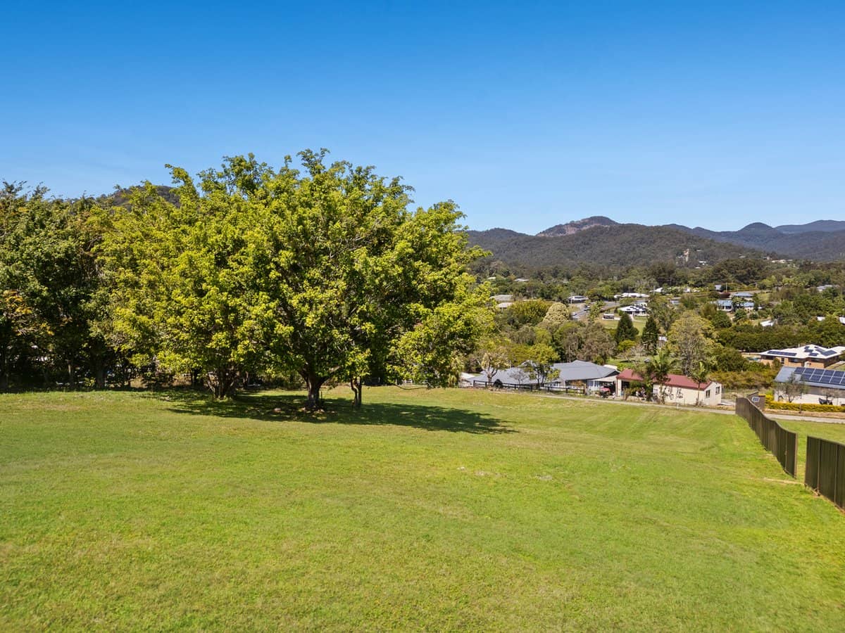 383 Bonogin Road, BONOGIN - Thumbnail 4