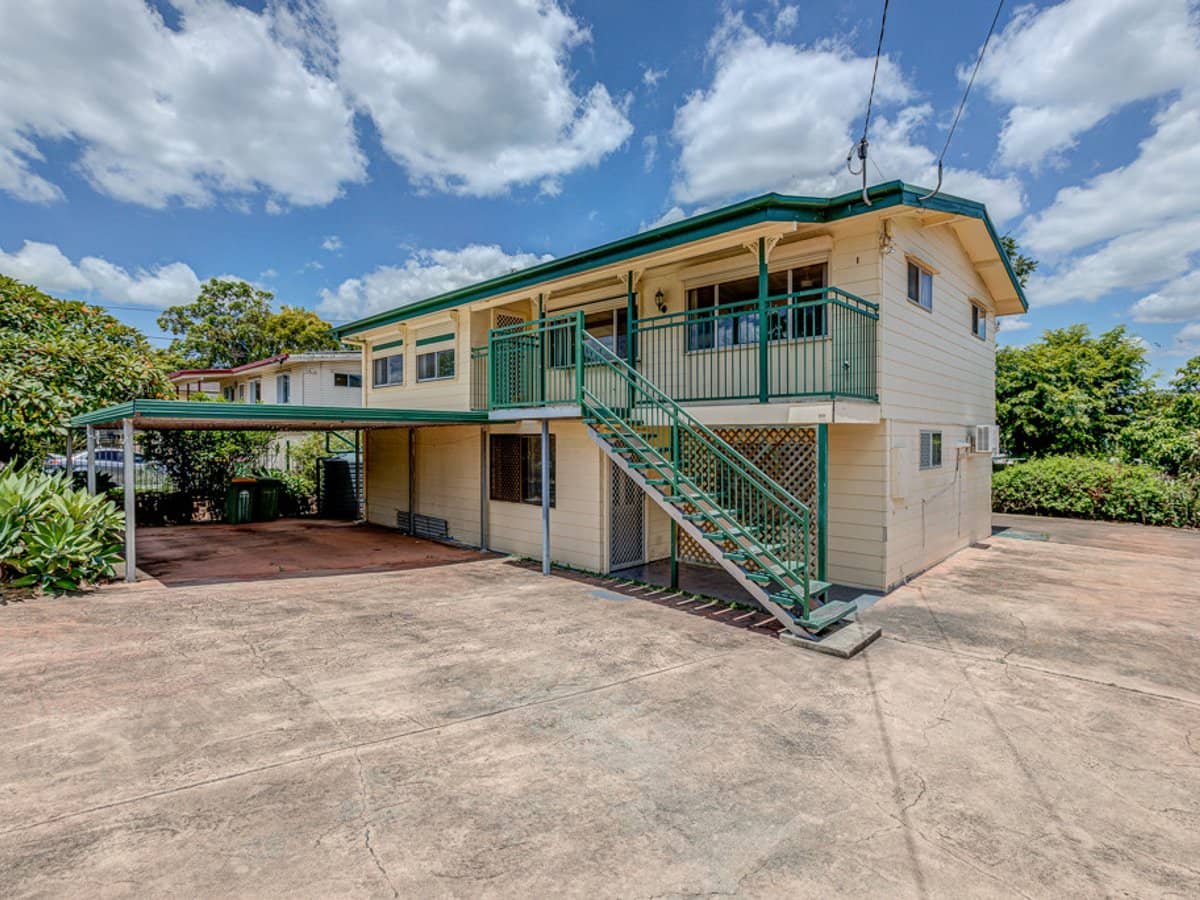 133 Waratah Drive, CRESTMEAD - Thumbnail 1