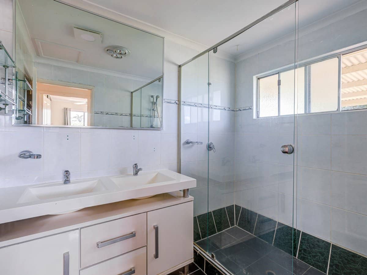 133 Waratah Drive, CRESTMEAD - Thumbnail 11