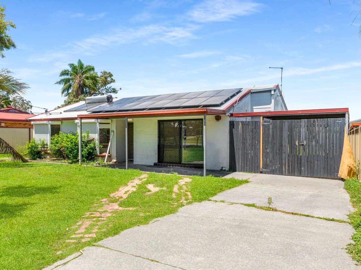 50 Trulson Drive, CRESTMEAD - Thumbnail 1