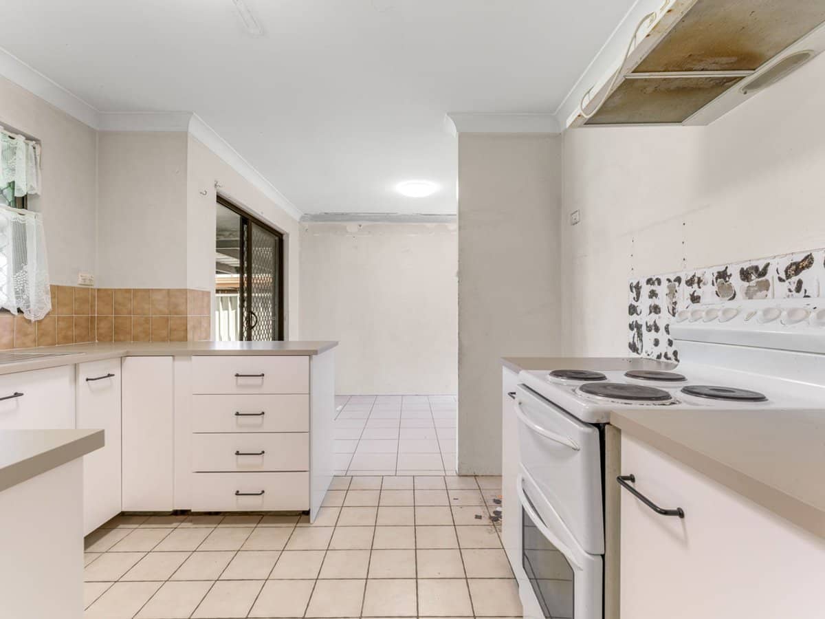 50 Trulson Drive, CRESTMEAD - Thumbnail 4