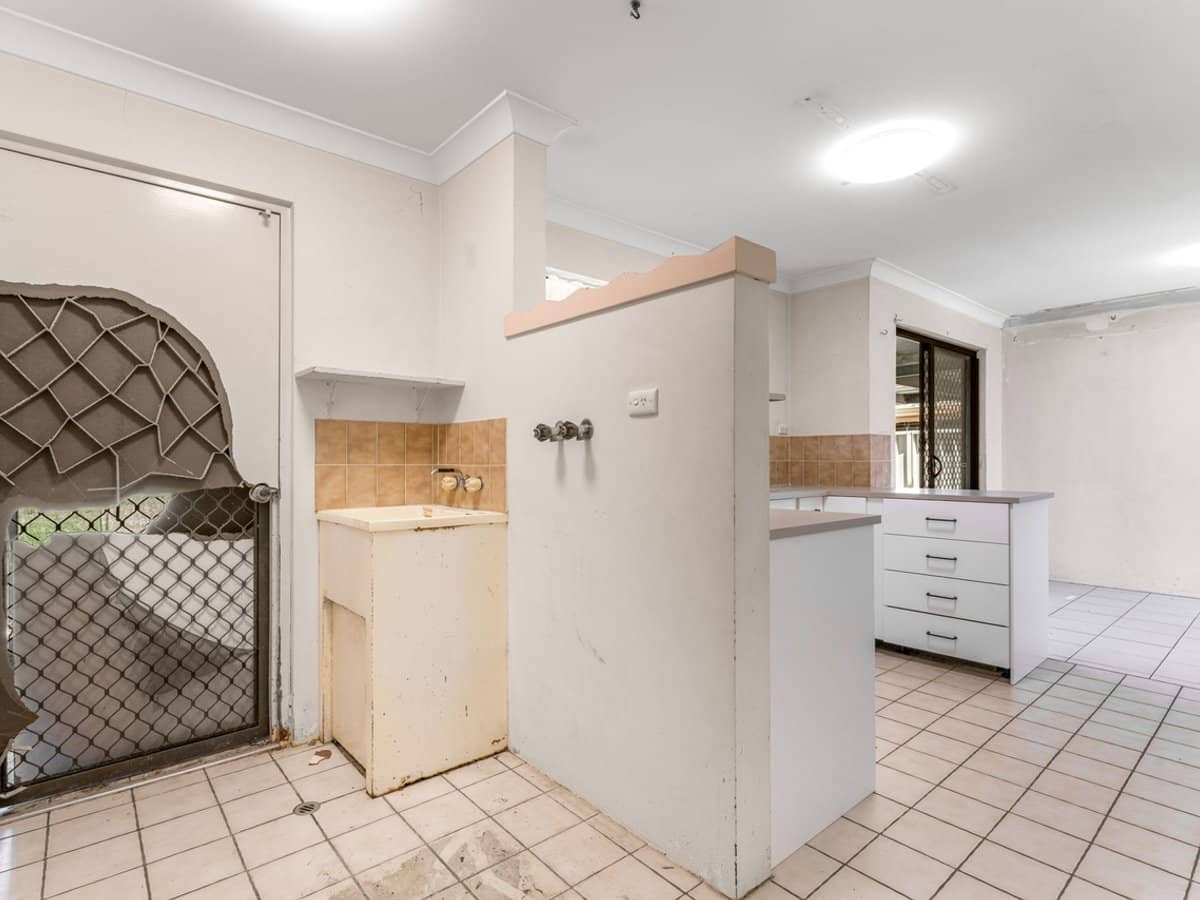 50 Trulson Drive, CRESTMEAD - Thumbnail 5