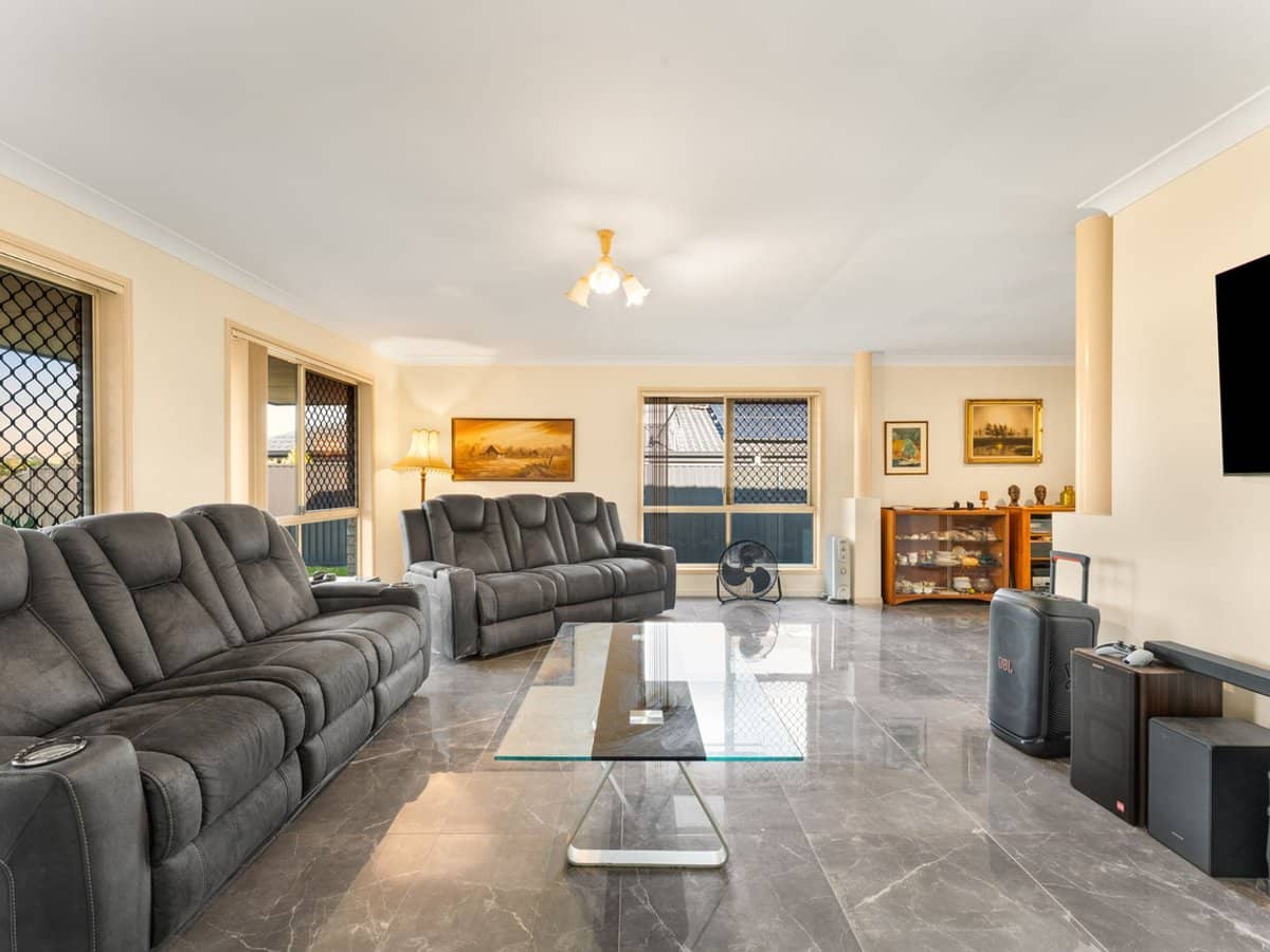 5 Excelsa Place, HERITAGE PARK - Thumbnail 3