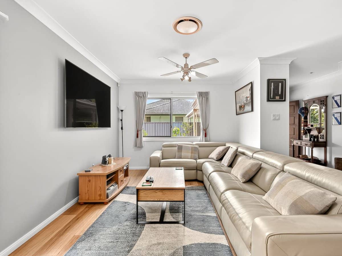 30 Tuckeroo Place, REEDY CREEK - Thumbnail 1