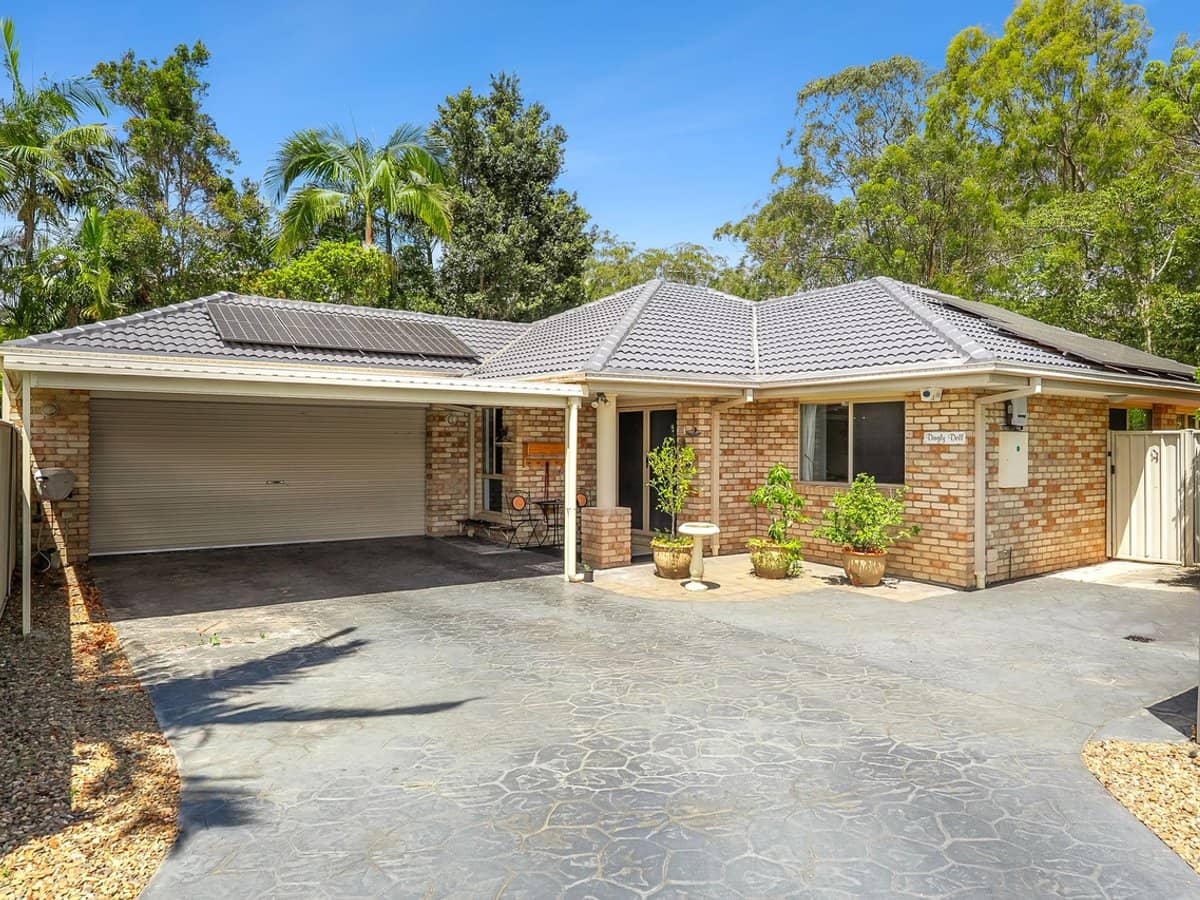 30 Tuckeroo Place, REEDY CREEK - Thumbnail 2