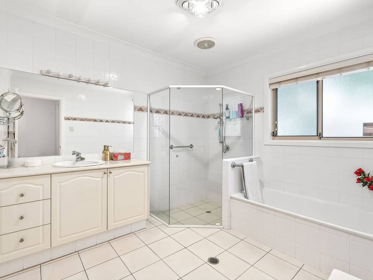 30 Tuckeroo Place, REEDY CREEK - Thumbnail 9