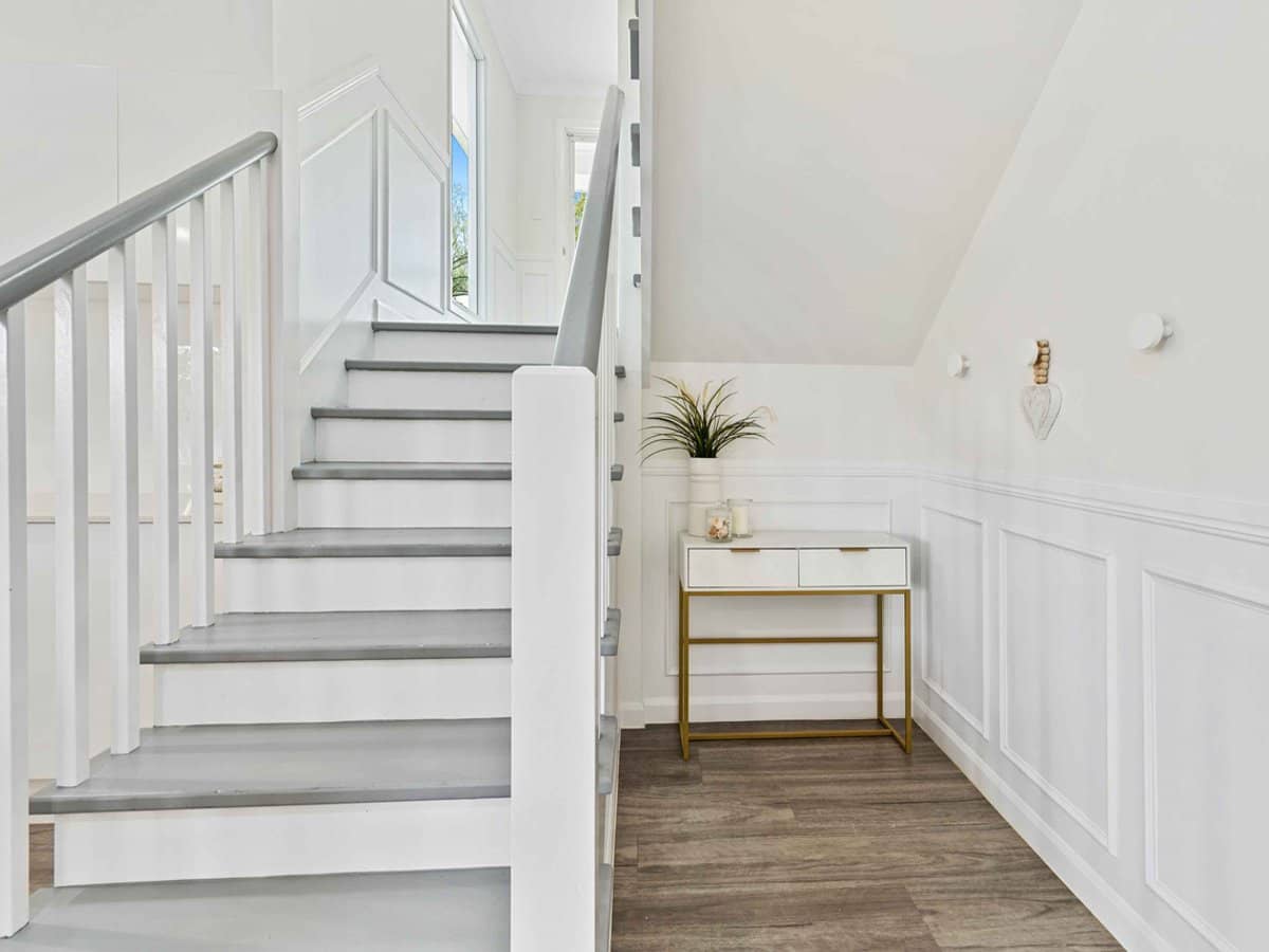 24 Kingcrest Drive, REEDY CREEK - Thumbnail 9