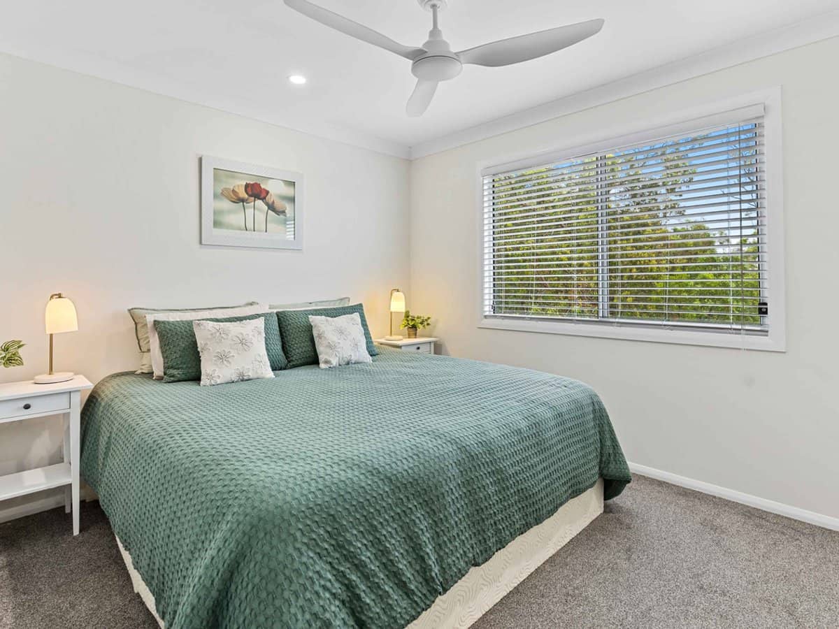 24 Kingcrest Drive, REEDY CREEK - Thumbnail 12