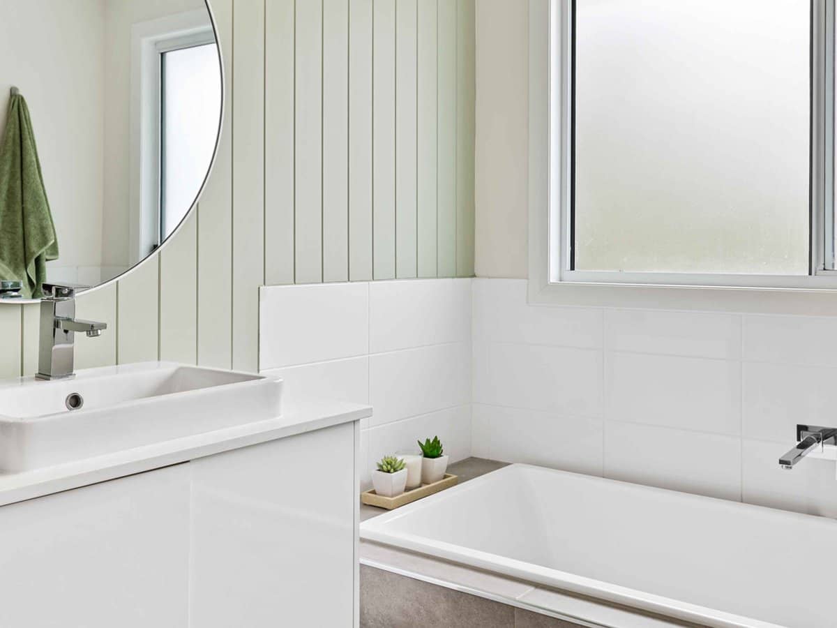 24 Kingcrest Drive, REEDY CREEK - Thumbnail 17