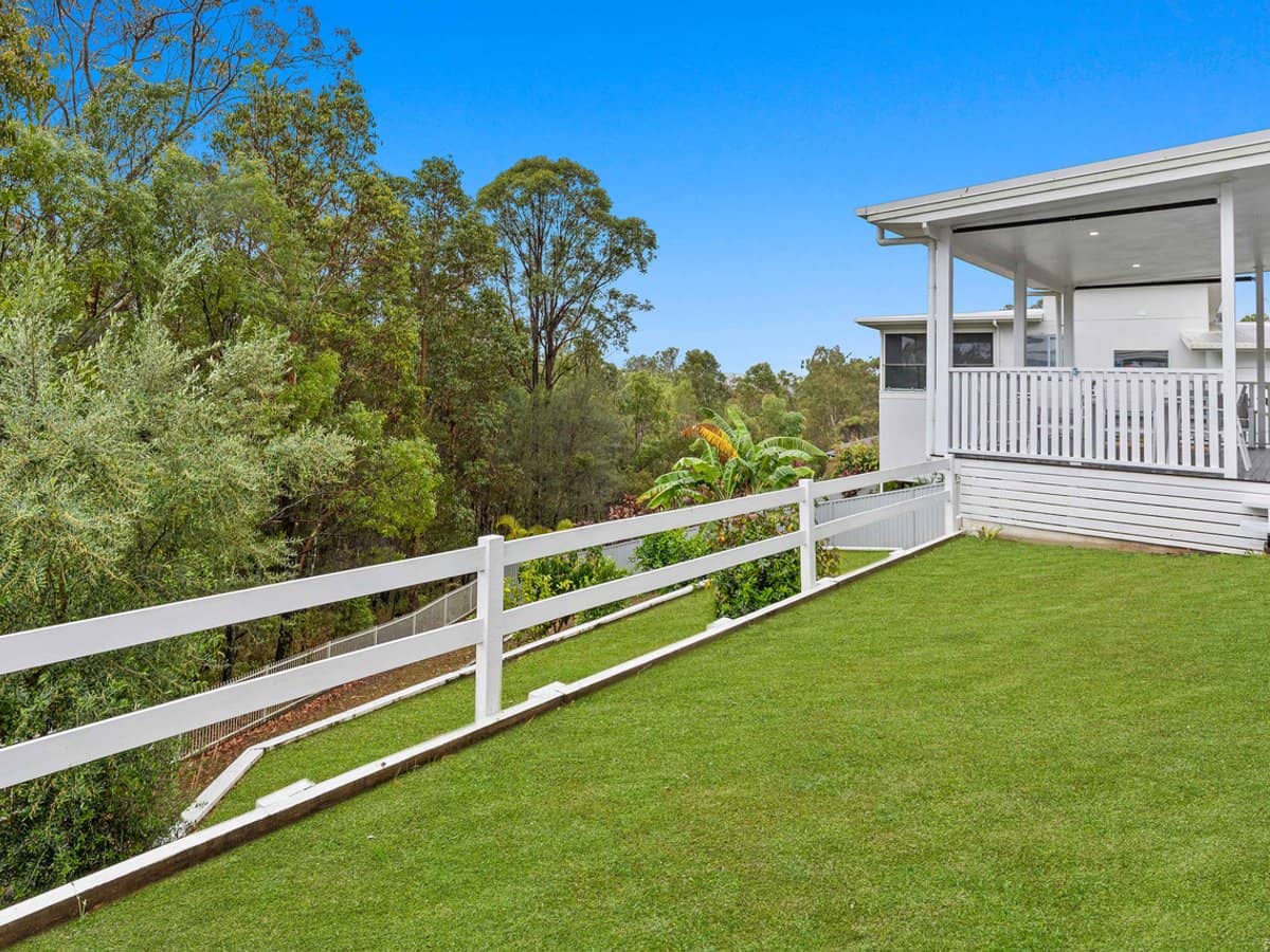 24 Kingcrest Drive, REEDY CREEK - Thumbnail 19
