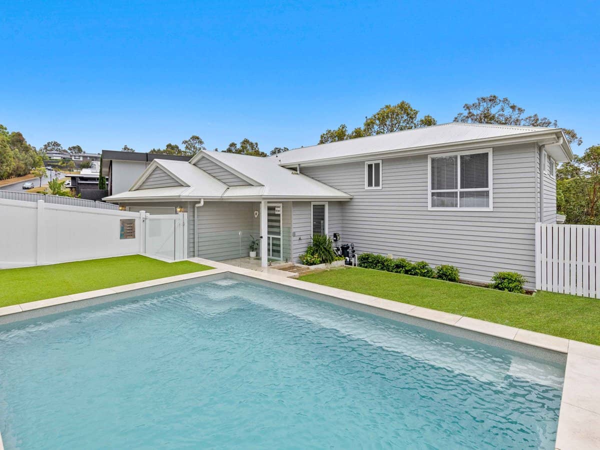 24 Kingcrest Drive, REEDY CREEK - Thumbnail 23