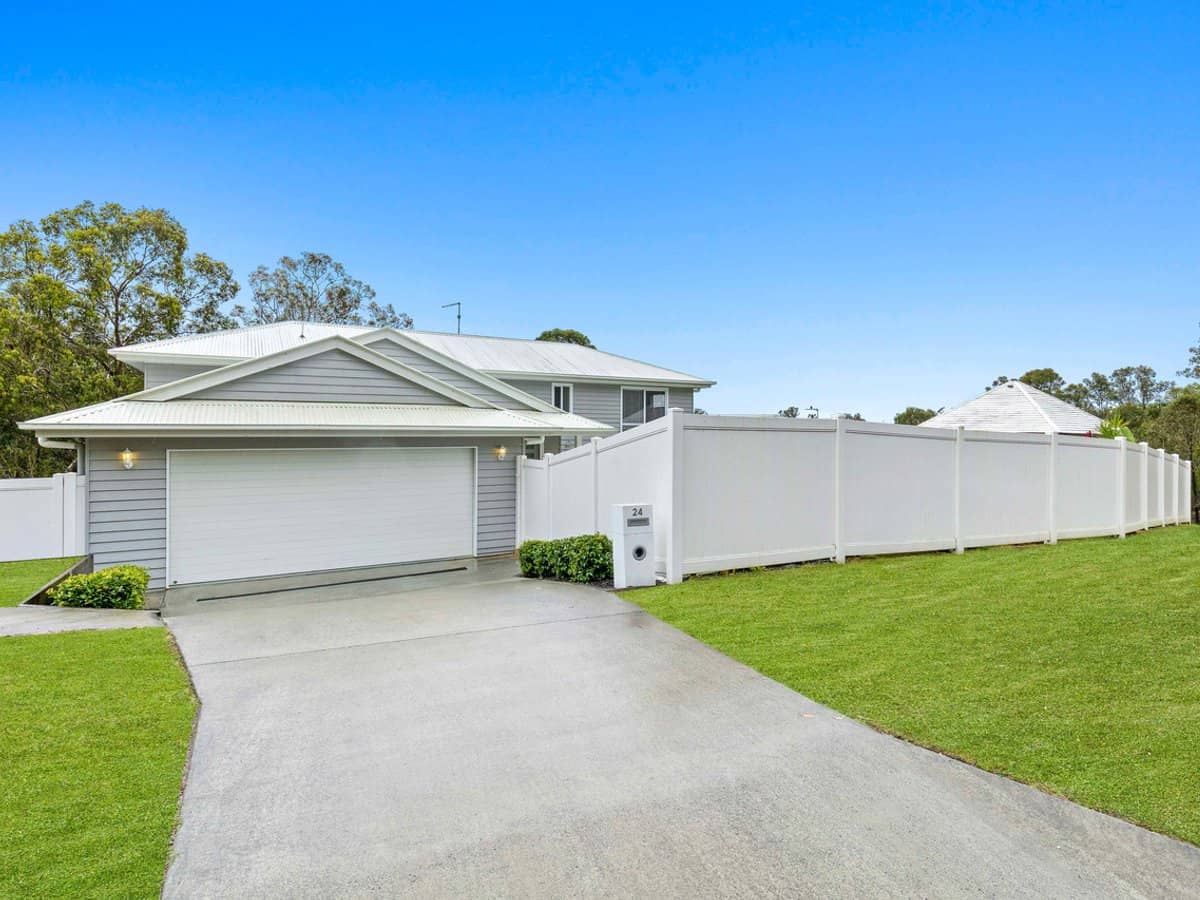 24 Kingcrest Drive, REEDY CREEK - Thumbnail 28