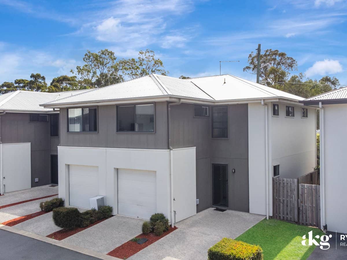 11 Clarke Road, PARK RIDGE - Thumbnail 1