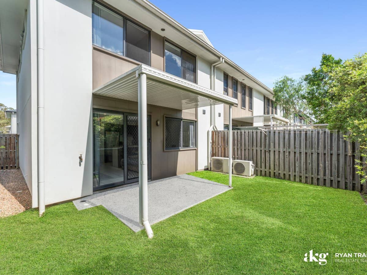 11 Clarke Road, PARK RIDGE - Thumbnail 2