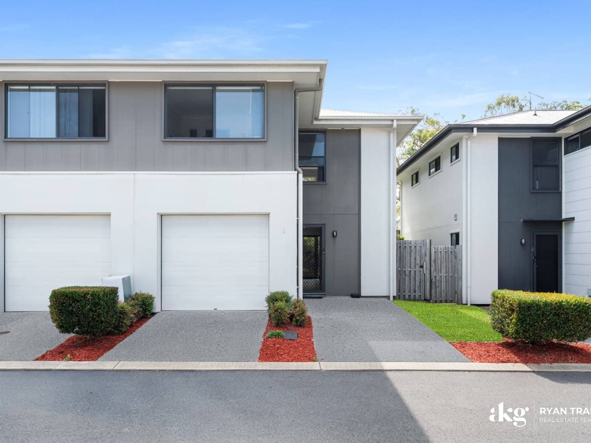 11 Clarke Road, PARK RIDGE - Thumbnail 3