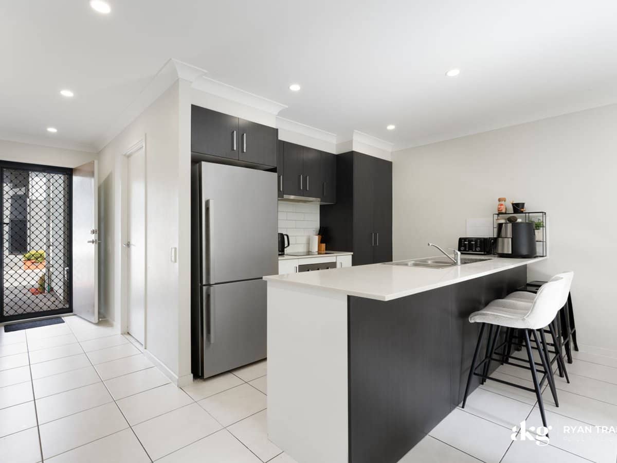 11 Clarke Road, PARK RIDGE - Thumbnail 6