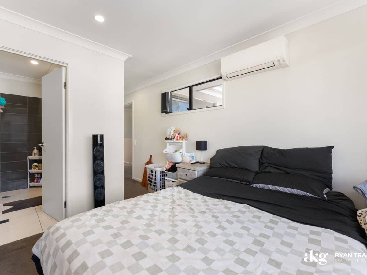 11 Clarke Road, PARK RIDGE - Thumbnail 11