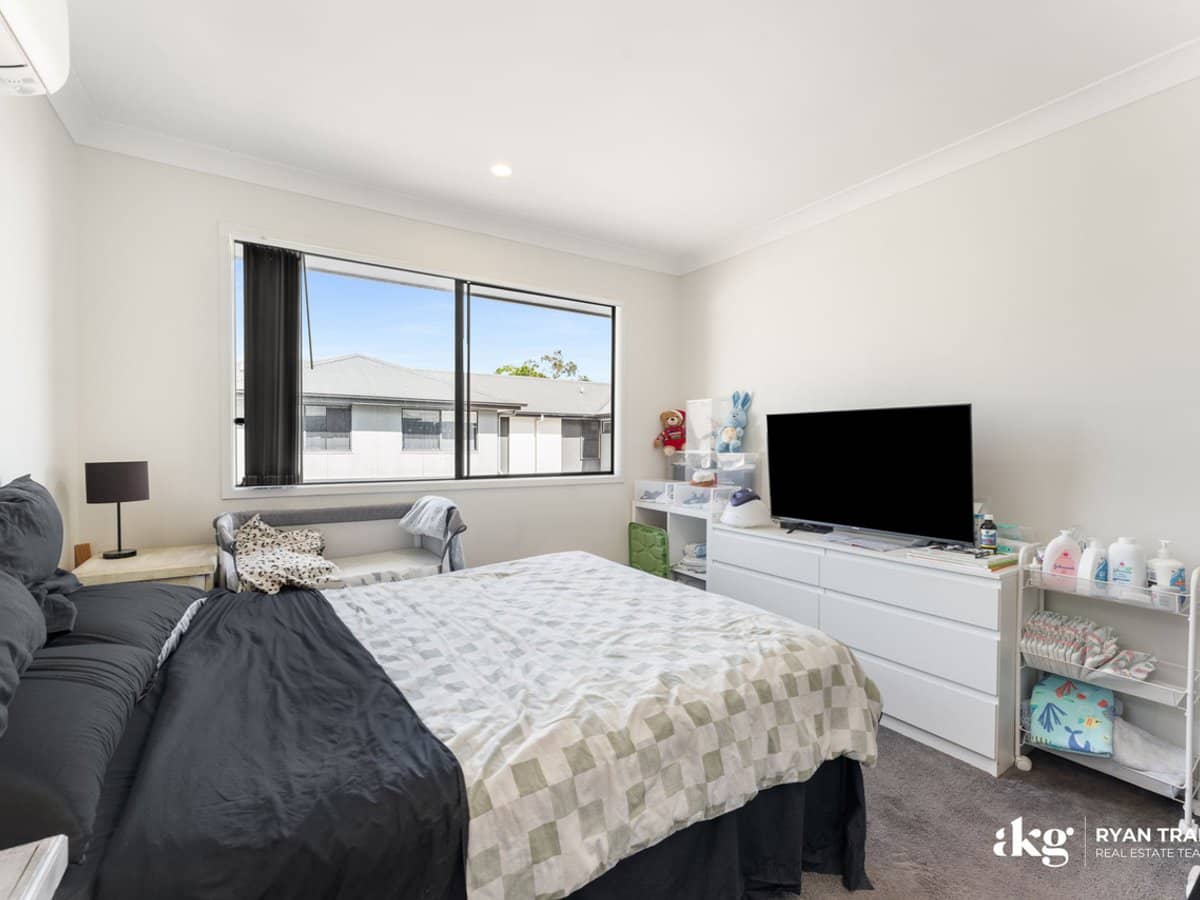 11 Clarke Road, PARK RIDGE - Thumbnail 12