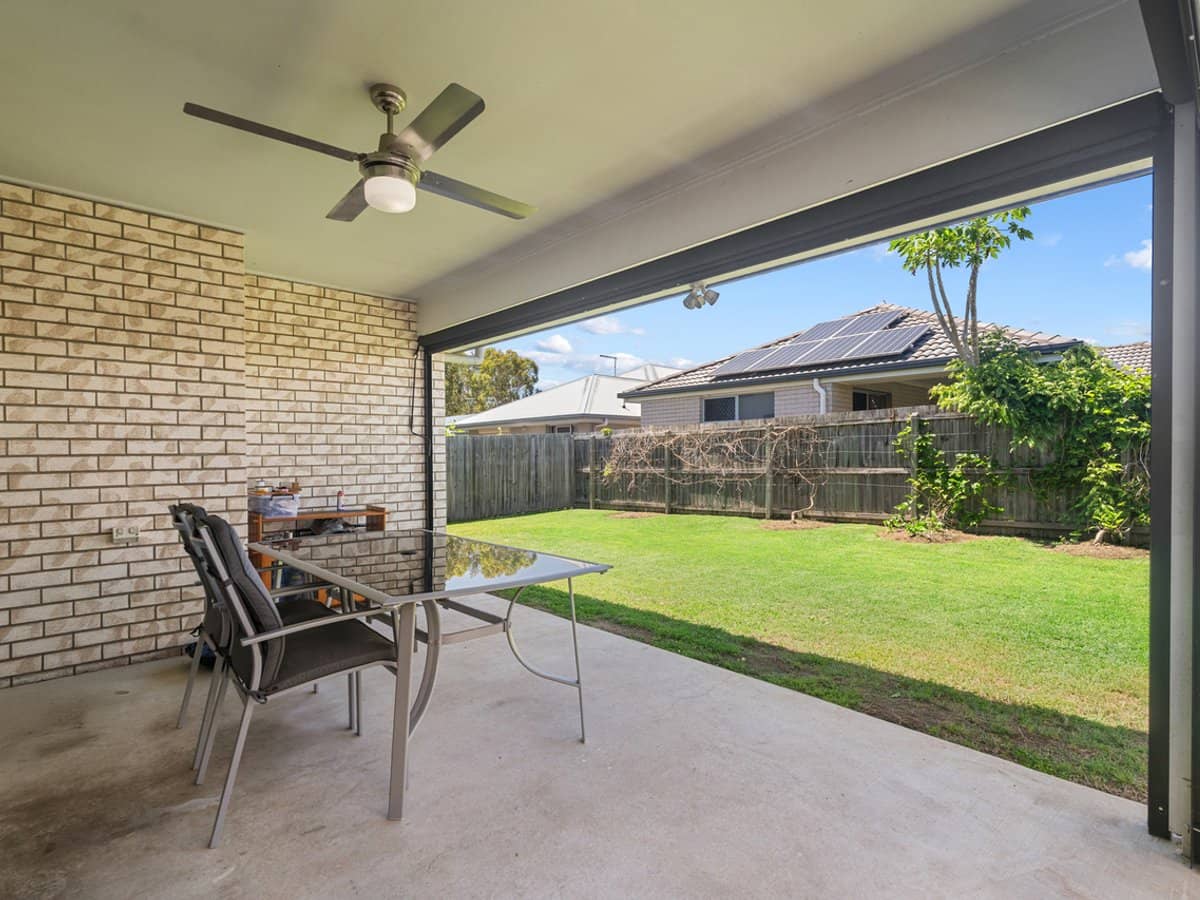 17 Shale Avenue, LOGAN RESERVE - Thumbnail 15