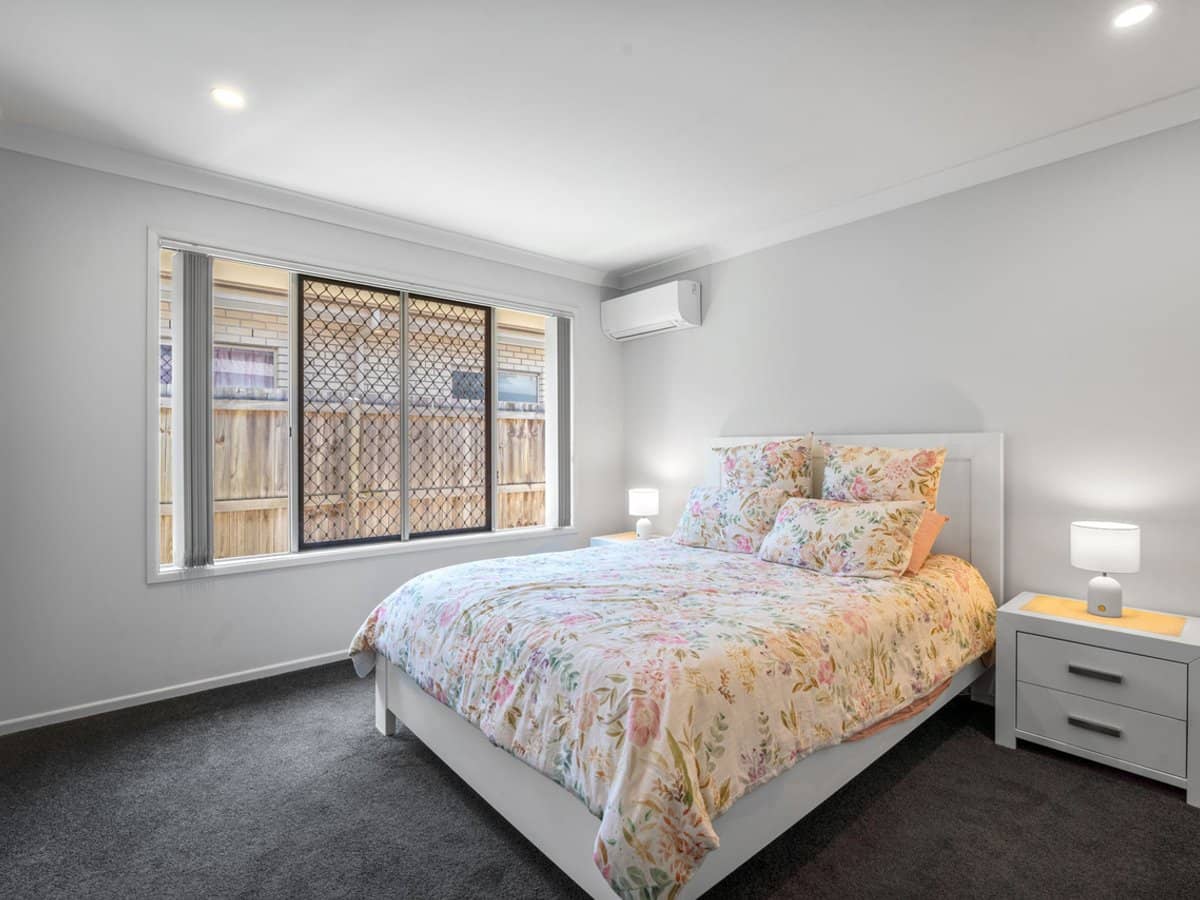 48 South Quarter Drive, LOGANLEA - Thumbnail 4