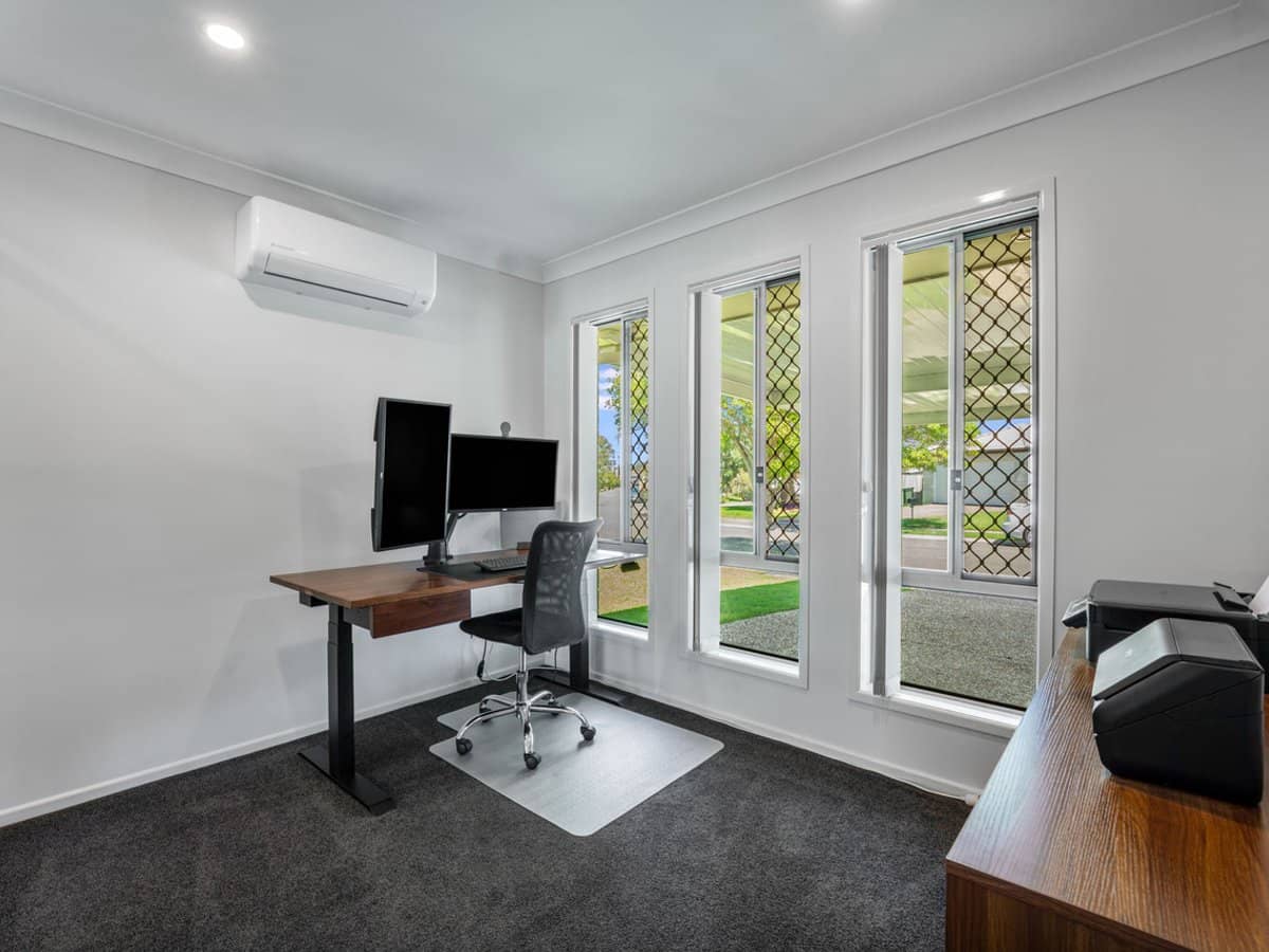 48 South Quarter Drive, LOGANLEA - Thumbnail 6