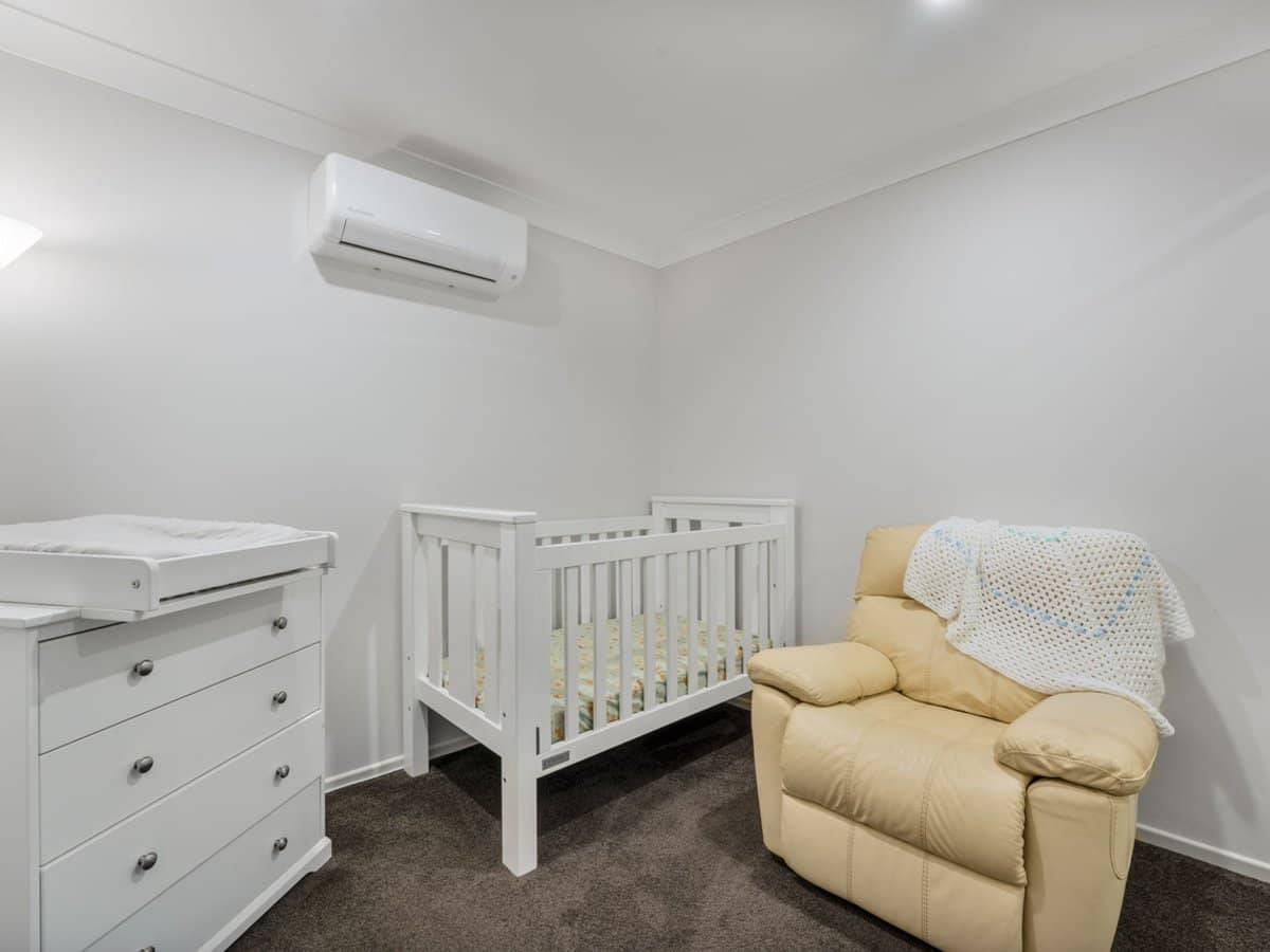 48 South Quarter Drive, LOGANLEA - Thumbnail 8