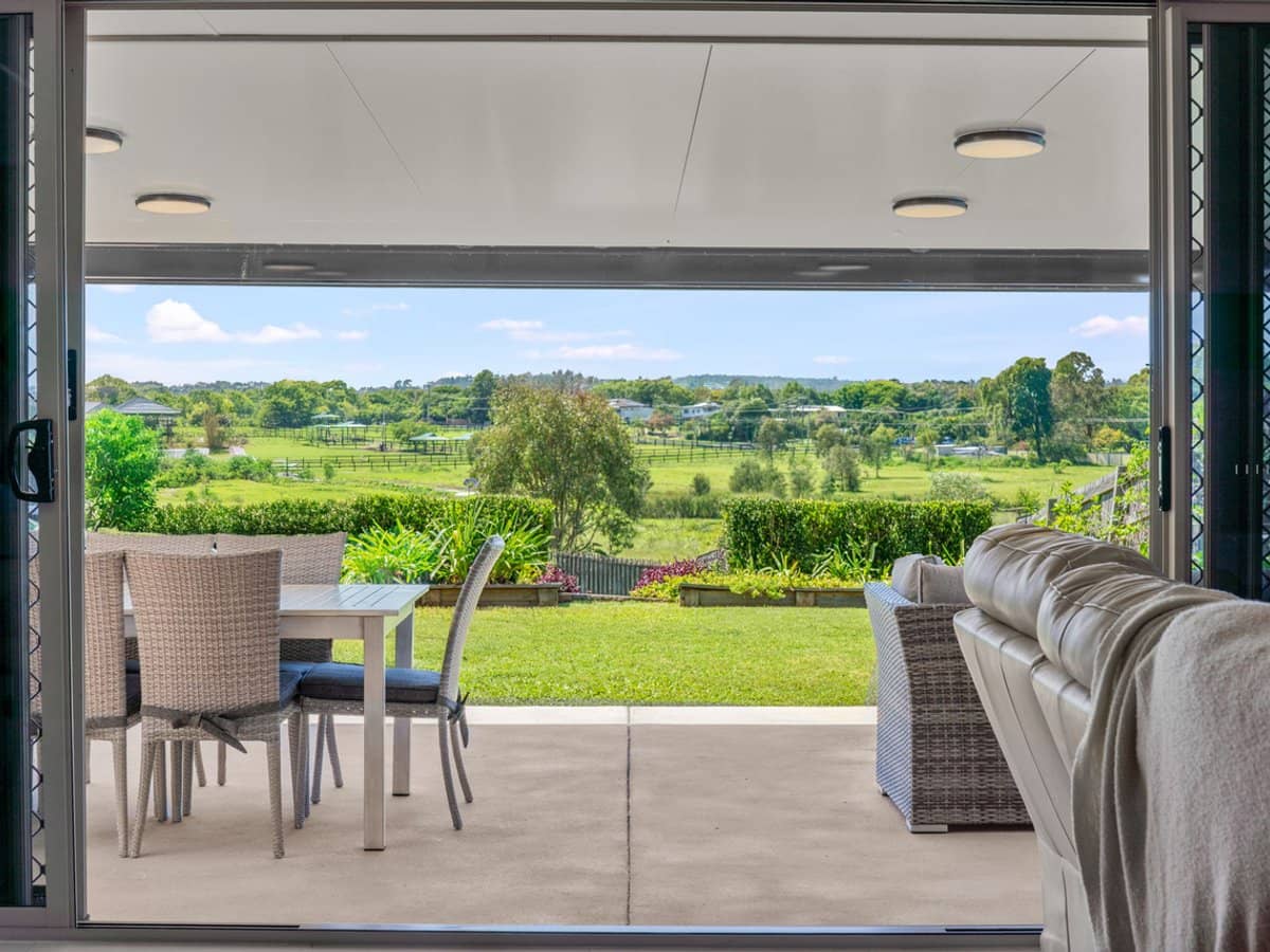 48 South Quarter Drive, LOGANLEA - Thumbnail 11