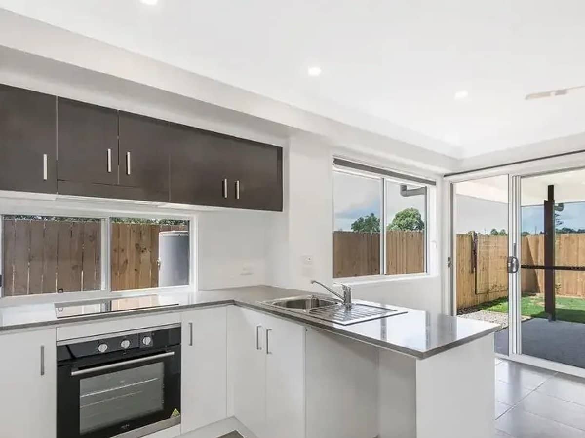 8 Radke Road, BETHANIA - Thumbnail 2