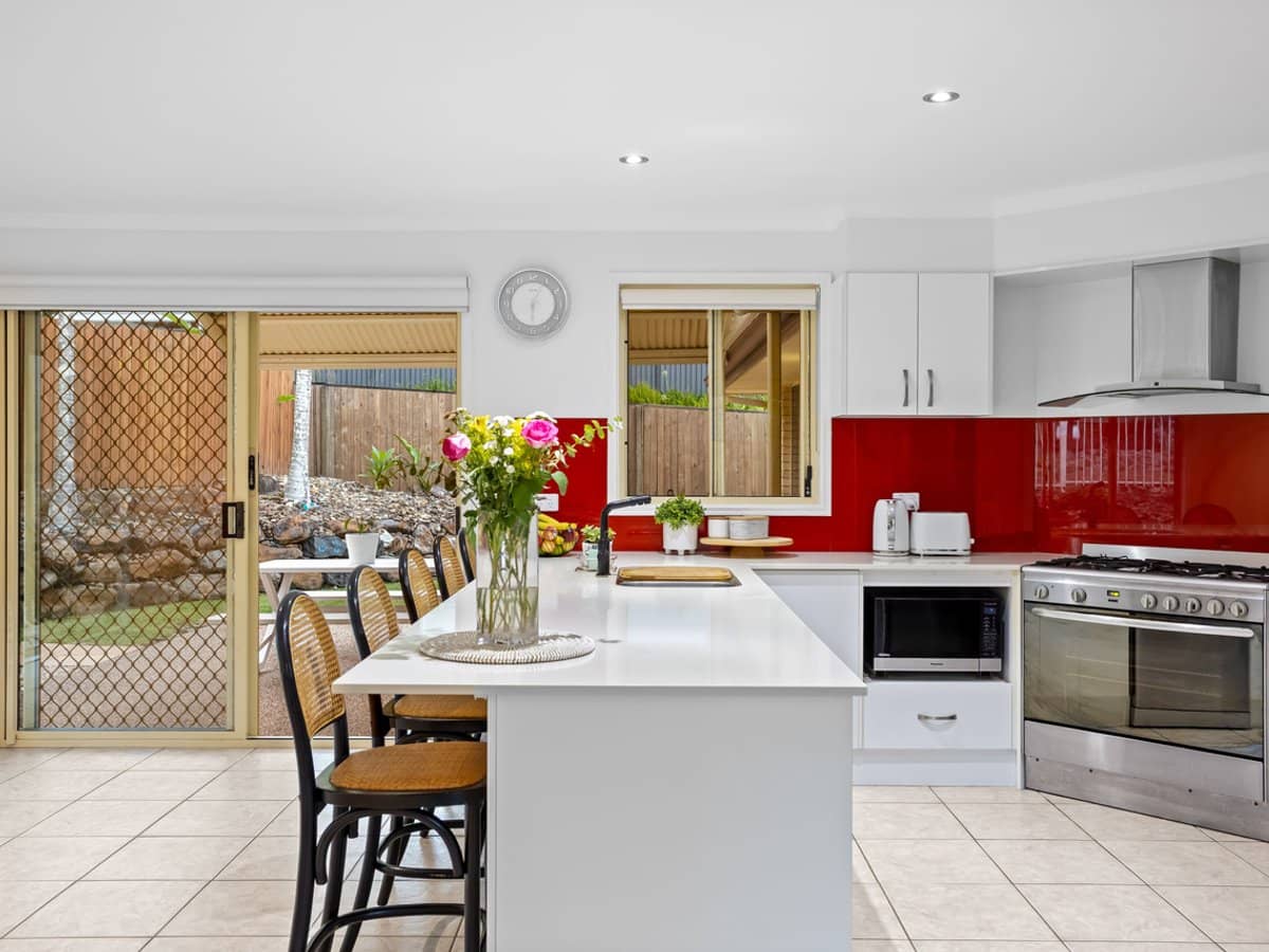 12 Moorea Court, PACIFIC PINES - Thumbnail 5