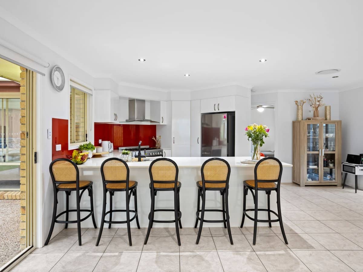 12 Moorea Court, PACIFIC PINES - Thumbnail 6