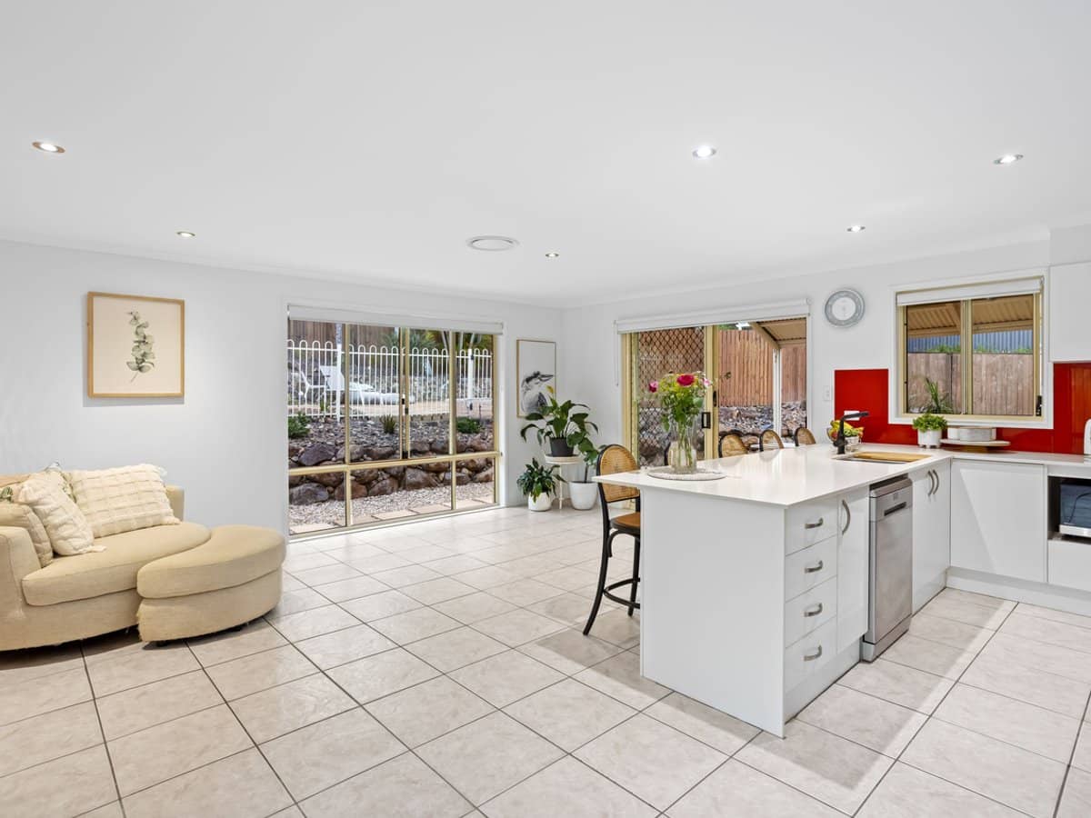 12 Moorea Court, PACIFIC PINES - Thumbnail 8