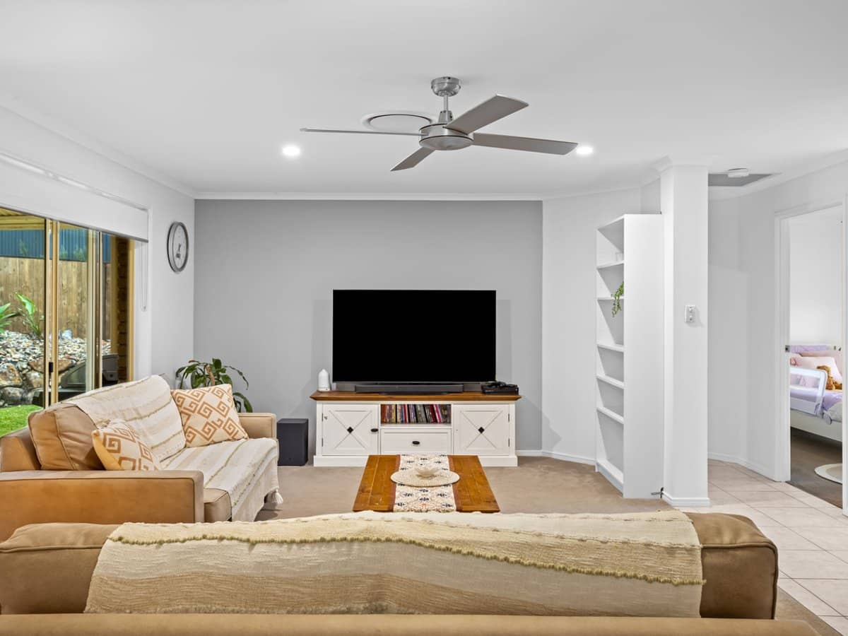 12 Moorea Court, PACIFIC PINES - Thumbnail 10