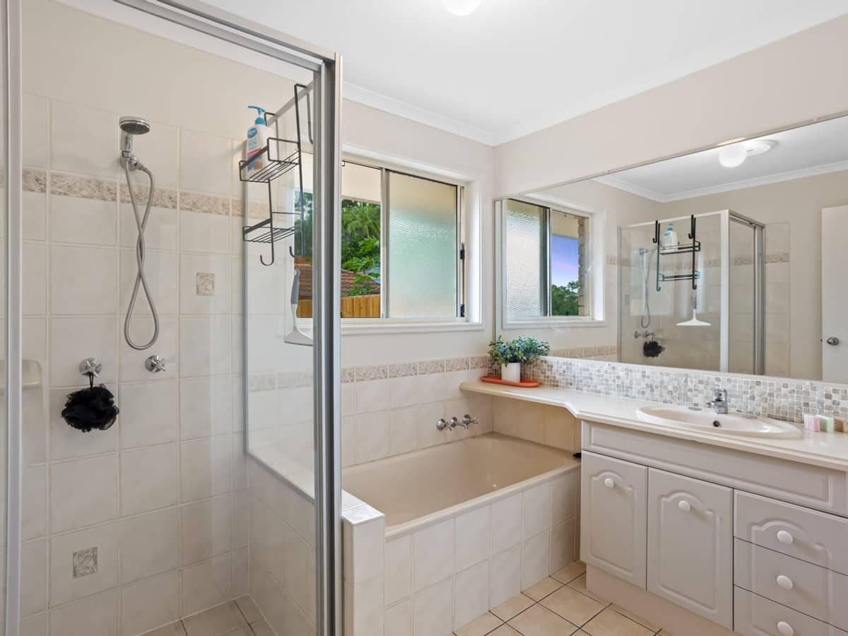 12 Moorea Court, PACIFIC PINES - Thumbnail 13