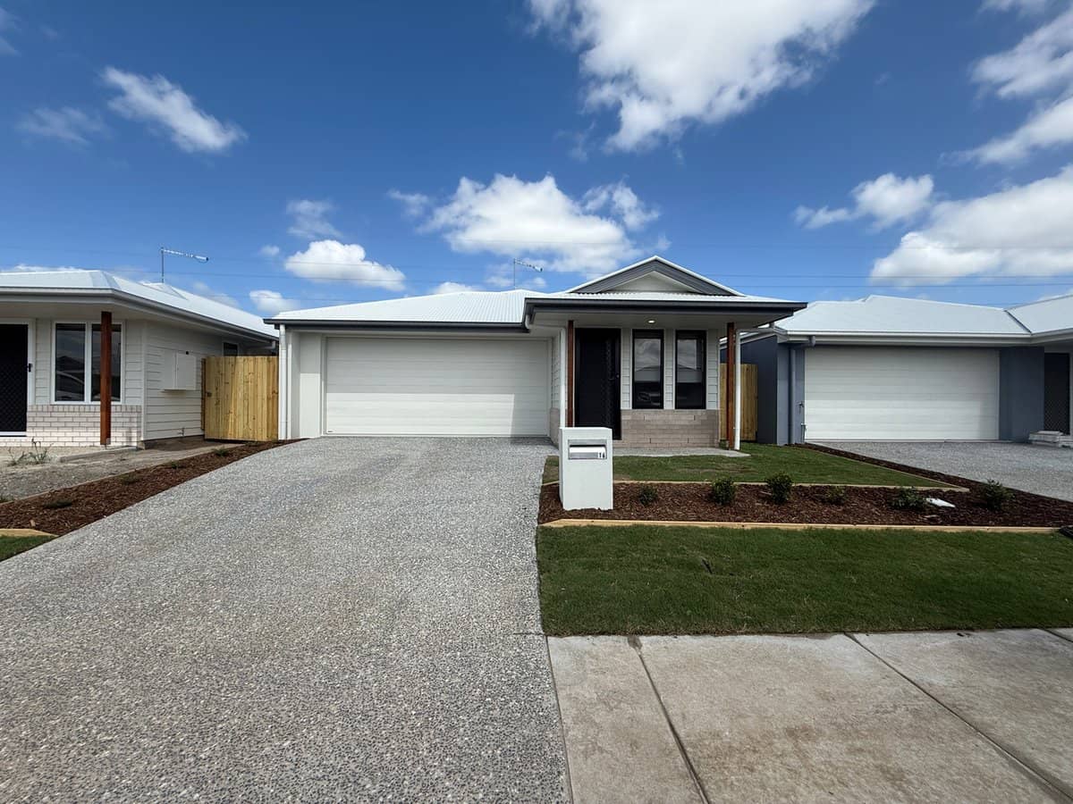 16 Howe Circuit, LOGAN RESERVE - Thumbnail 1