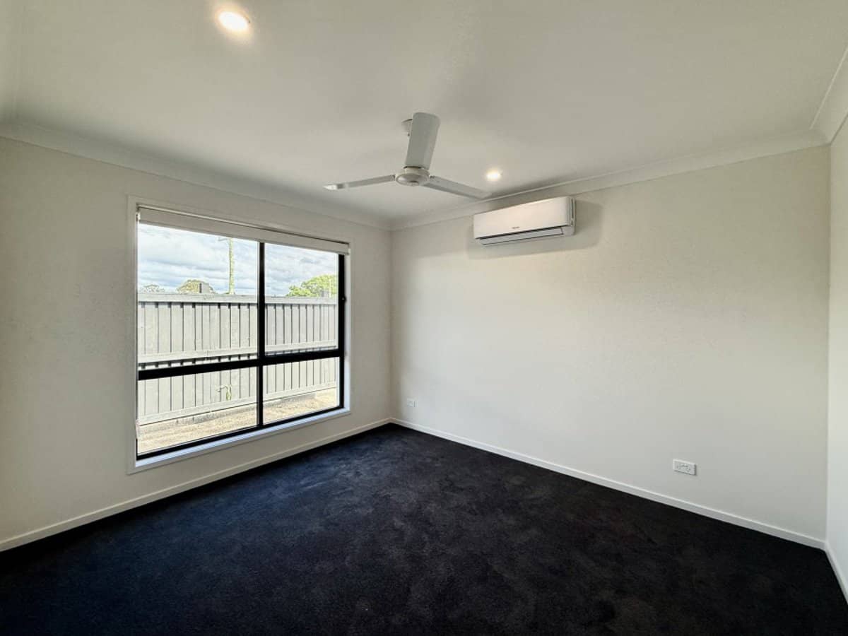 16 Howe Circuit, LOGAN RESERVE - Thumbnail 3