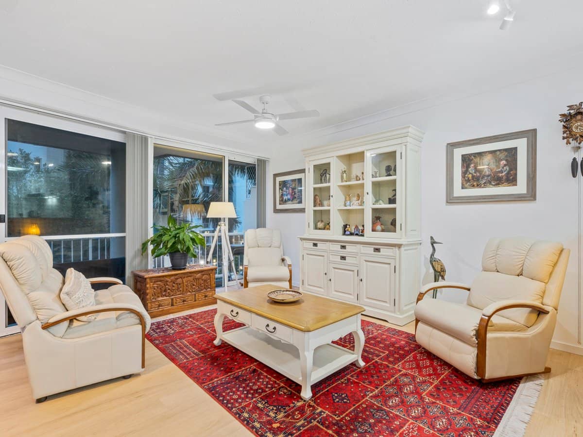 19 Riverview Parade, SURFERS PARADISE - Thumbnail 4