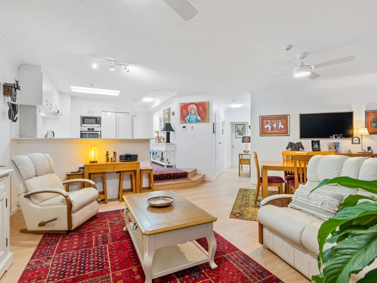 19 Riverview Parade, SURFERS PARADISE - Thumbnail 6