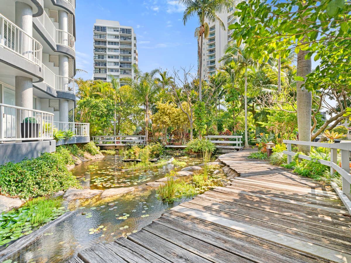 19 Riverview Parade, SURFERS PARADISE - Thumbnail 23