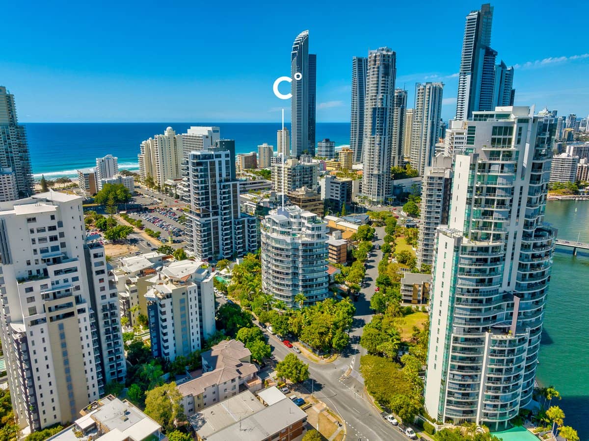 19 Riverview Parade, SURFERS PARADISE - Thumbnail 3