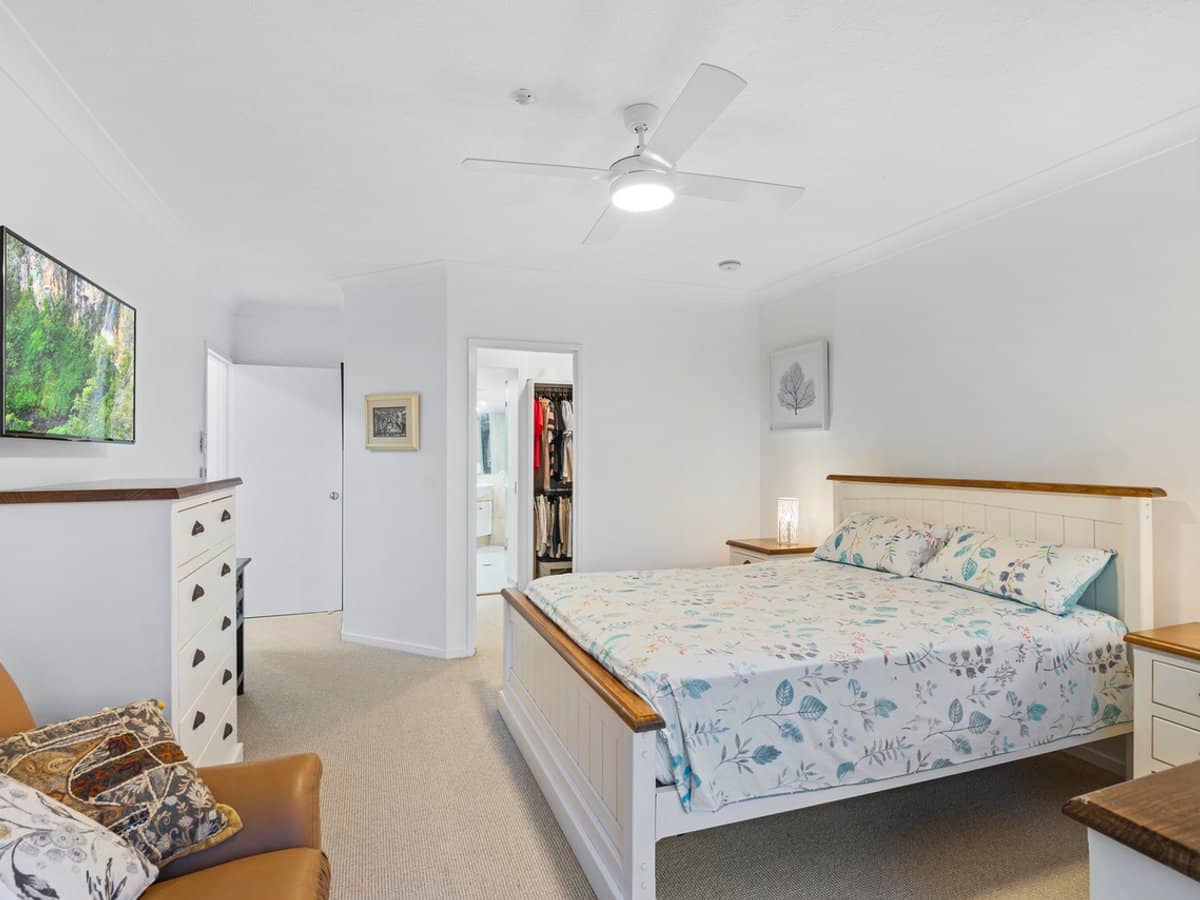 19 Riverview Parade, SURFERS PARADISE - Thumbnail 13