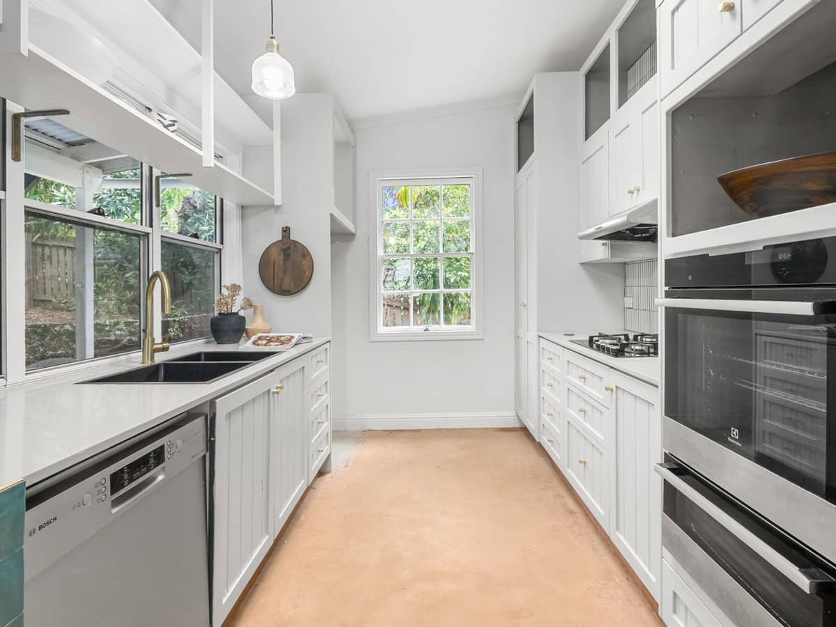 135 Empress Terrace, BARDON - Thumbnail 6