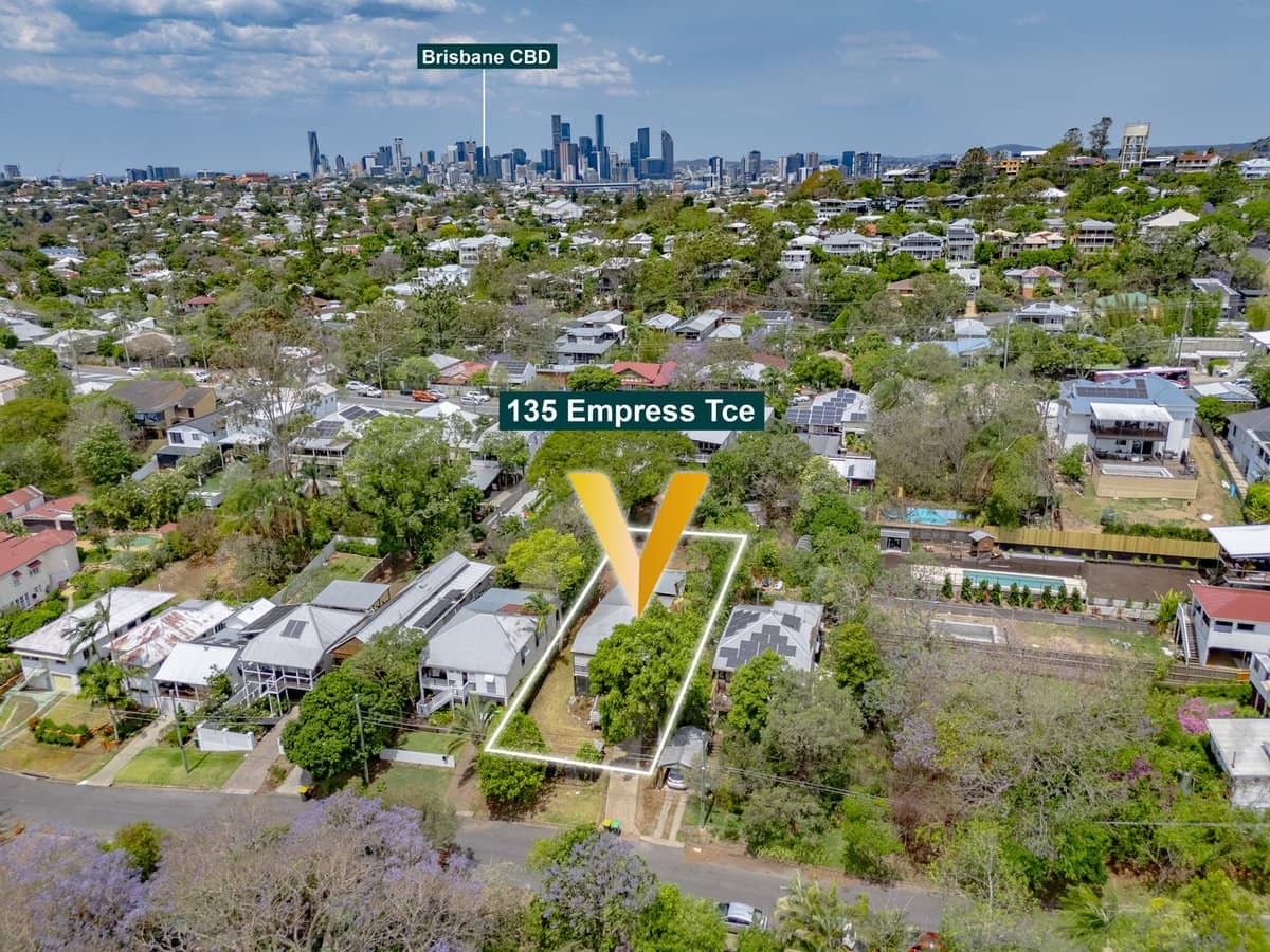 135 Empress Terrace, BARDON - Thumbnail 12