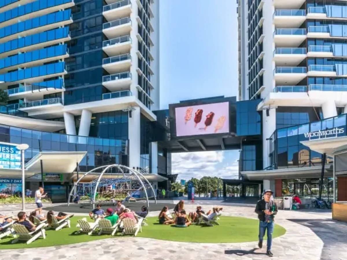 70 Remembrance Drive, SURFERS PARADISE - Thumbnail 19