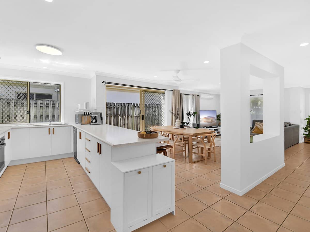 107-111 Arundel Drive, ARUNDEL - Thumbnail 4