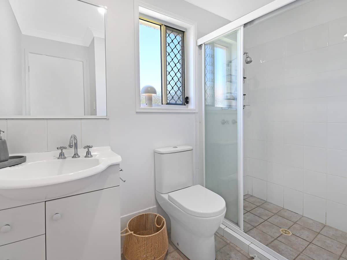 107-111 Arundel Drive, ARUNDEL - Thumbnail 9